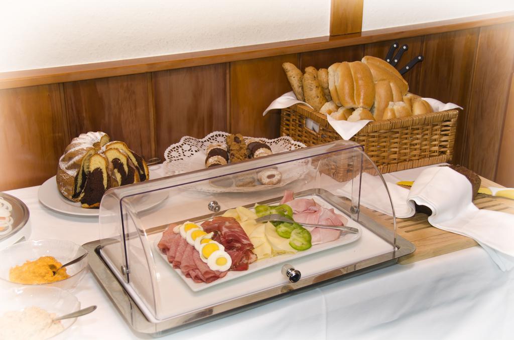 Gaestehaus Cafe Andrea Кёфлах Экстерьер фото